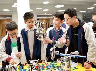 濰坊瀚聲學(xué)校學(xué)子斬獲機(jī)器人競賽市級(jí)一等獎(jiǎng)，教育科技融合再結(jié)碩果